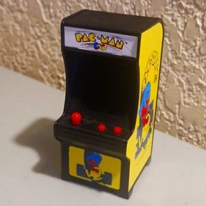 Pac-Man NAMCO Mini Keychain Game #eshopchicago